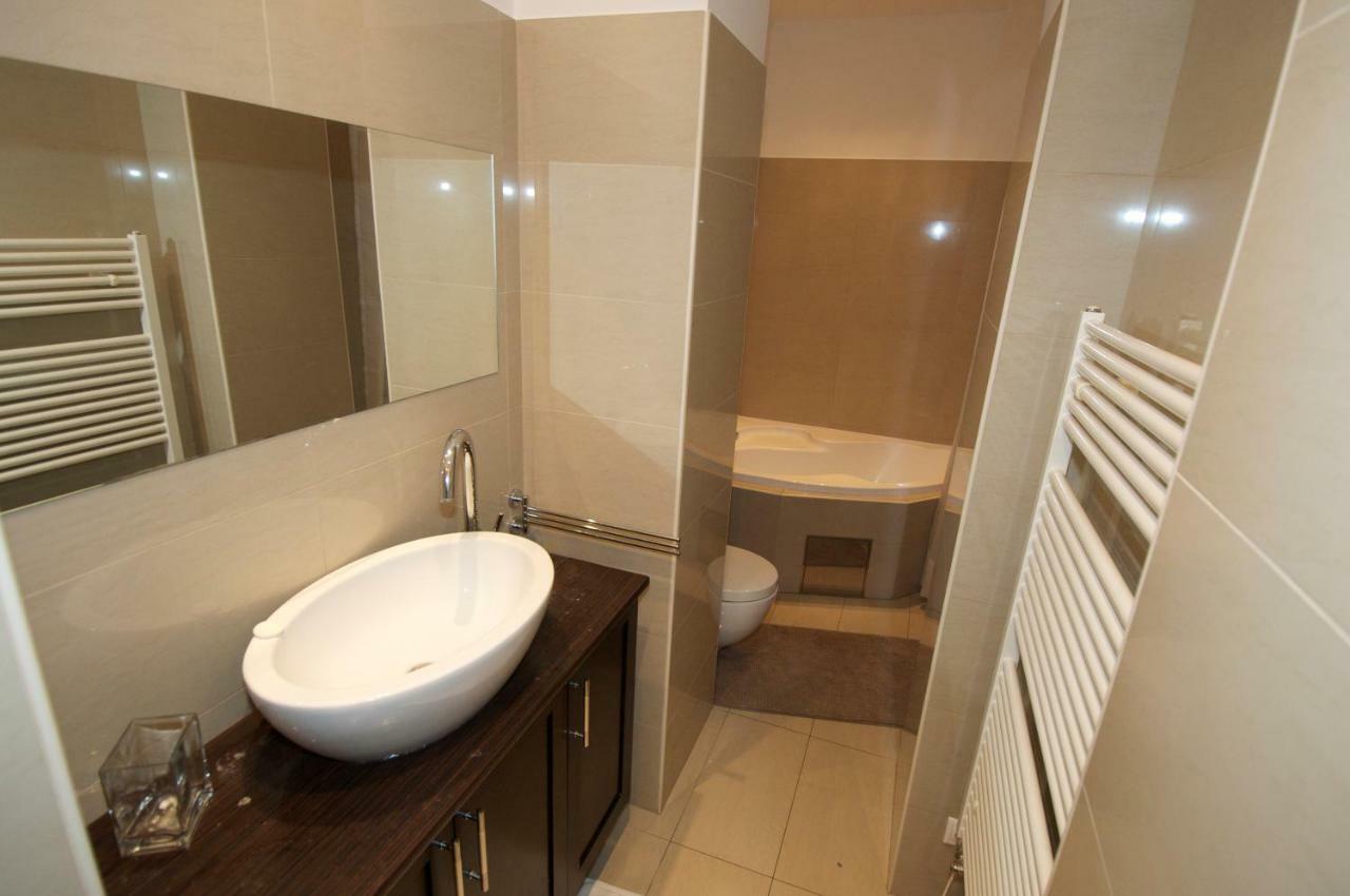 Apartman Carolinum Прага Екстер'єр фото