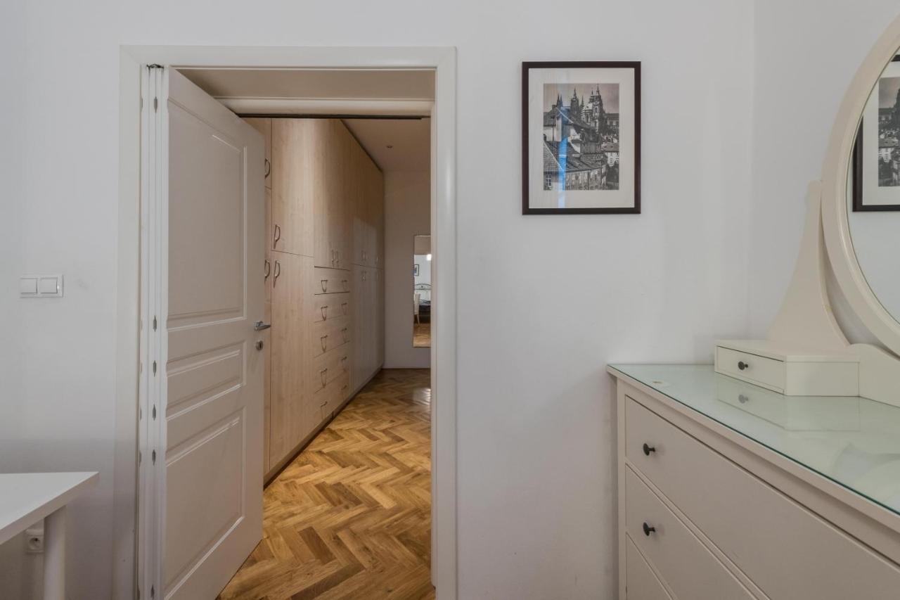 Apartman Carolinum Прага Екстер'єр фото
