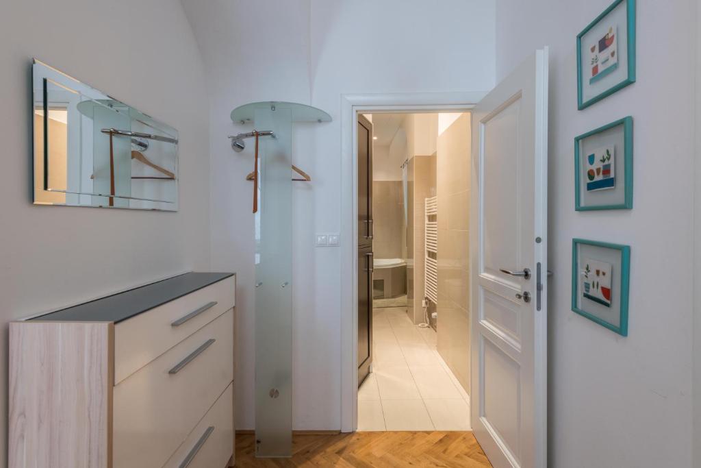 Apartman Carolinum Прага Екстер'єр фото