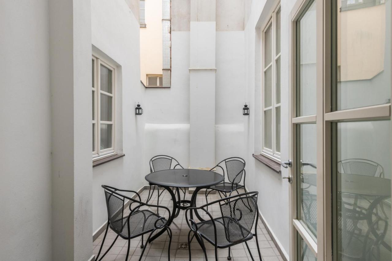 Apartman Carolinum Прага Екстер'єр фото